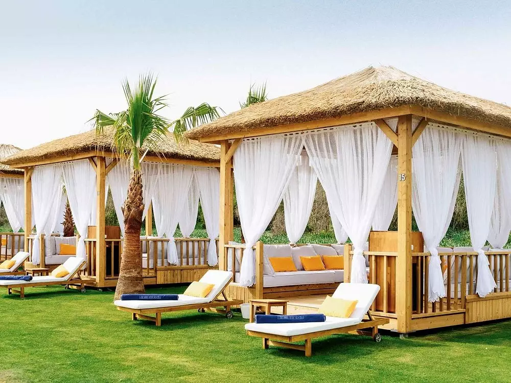 الاچیق هتل ریکسوس پریمیوم بلک